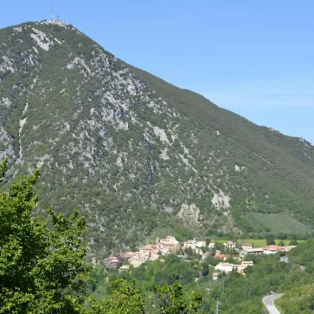 I Pini E Il Ciliegio Hébergement de vacances Pale